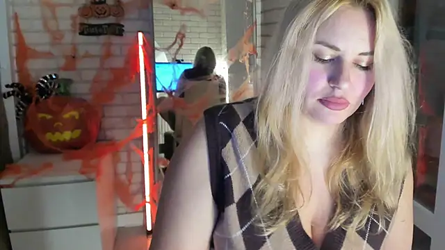 Passion-Blondy online show from 10/22/25, 07:46