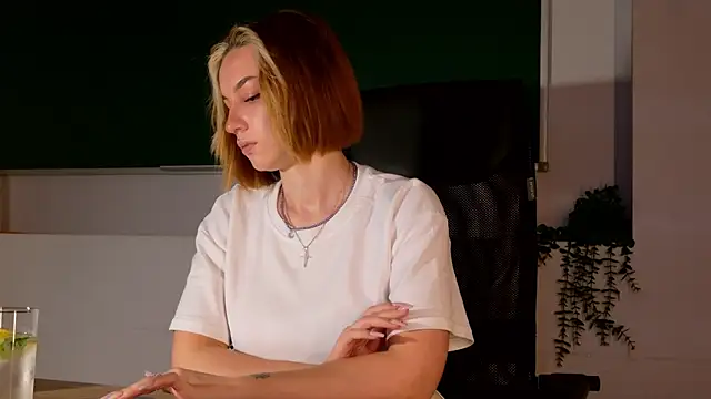 ClaireMathis online show from 07/04/26, 03:07