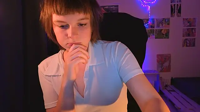 Snapshot of liquid0fluid0 chatting on 10/14/25, 07:25 liquid0fluid0 online show from 10/14/25, 07:25