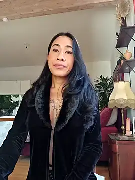 Snapshot of bianca_bellamy chatting on 10/18/25, 08:37 bianca bellamy online show from 10/18/25, 08:37
