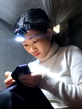 Snapshot of gio-thu chatting on 01/18/26, 04:27 gio-thu online show from 01/18/26, 04:27