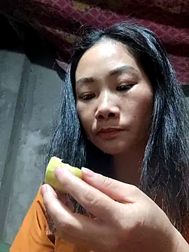 Snapshot of gio-thu chatting on 02/14/26, 02:25 gio-thu online show from 02/14/26, 02:25