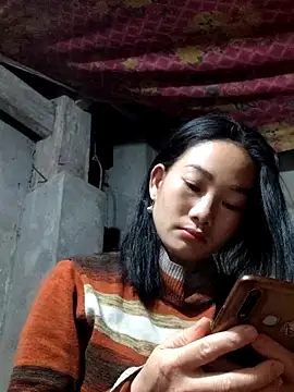 Snapshot of gio-thu chatting on 02/24/26, 05:00 gio-thu online show from 02/24/26, 05:00