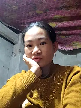 Snapshot of gio-thu chatting on 03/12/26, 12:28 gio-thu online show from 03/12/26, 12:28