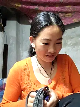 Snapshot of gio-thu chatting on 03/25/26, 02:45 gio-thu online show from 03/25/26, 02:45