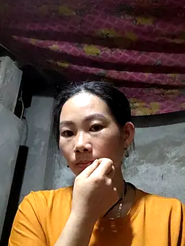 Snapshot of gio-thu chatting on 03/28/26, 01:11 gio-thu online show from 03/28/26, 01:11