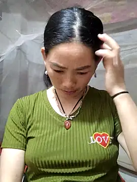 Snapshot of gio-thu chatting on 04/19/26, 02:16 gio-thu online show from 04/19/26, 02:16
