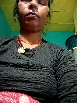 Snapshot of Rt_shreya chatting on 12/20/25, 11:45 Rt shreya online show from 12/20/25, 11:45
