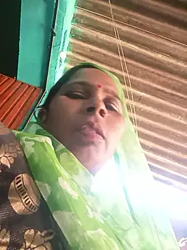 Snapshot of Rt_shreya chatting on 04/15/26, 07:48 Rt shreya online show from 04/15/26, 07:48
