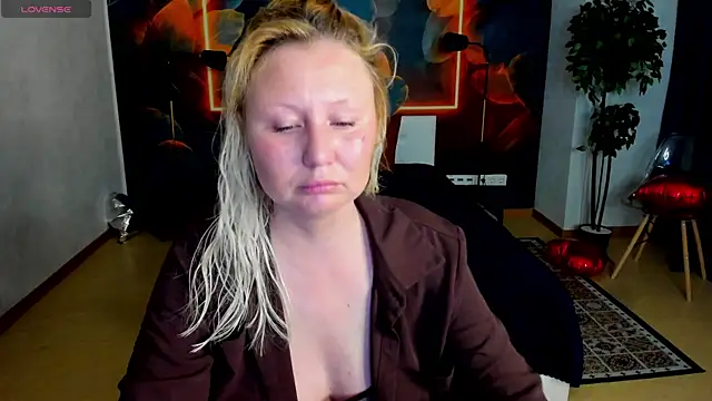 scent  of woman online show from 06/05/26, 01:34
