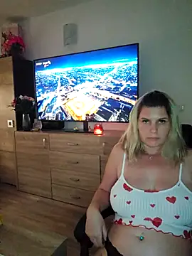 sweetgirl32 online show from 11/05/25, 11:43