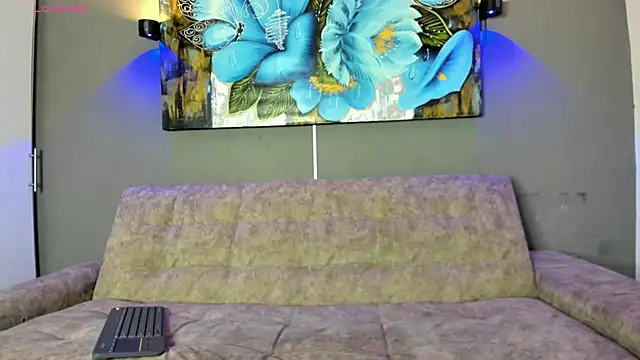 Amber Mateus online show from 10/09/25, 06:44