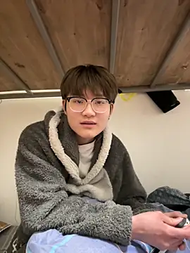 KK-cuteboy online show from 12/04/25, 02:48