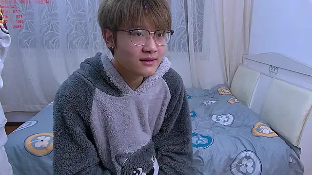 Snapshot of KK-cuteboy chatting on 12/18/25, 10:10 KK-cuteboy online show from 12/18/25, 10:10