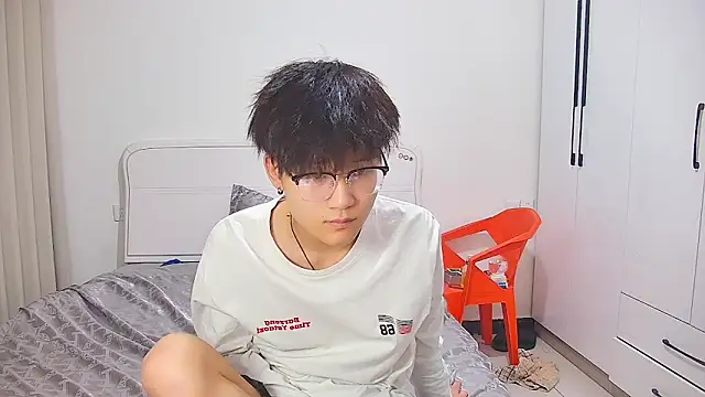 Snapshot of KK-cuteboy chatting on 06/09/26, 11:33 KK-cuteboy online show from 06/09/26, 11:33