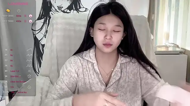 Snapshot of QiQi-779 chatting on 10/25/25, 01:07 QiQi-779 online show from 10/25/25, 01:07