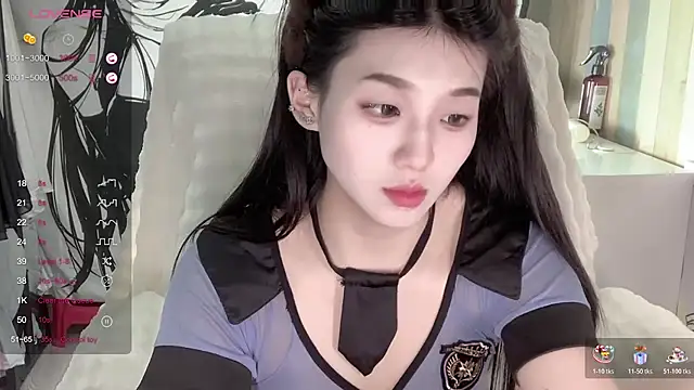 Snapshot of QiQi-779 chatting on 11/09/25, 11:41 QiQi-779 online show from 11/09/25, 11:41