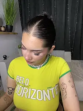 LoraShines online show from 07/22/26, 05:38