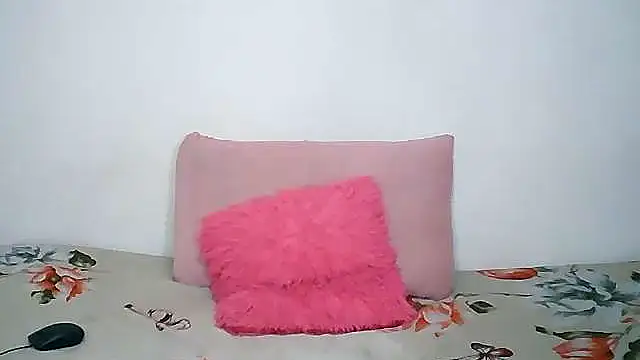 JuicyLipsXx1 online show from 10/20/25, 08:20