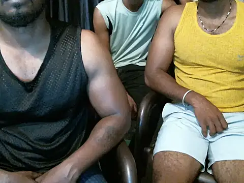 Snapshot of indianmcv25 chatting on 10/24/25, 05:15 indianmcv25 online show from 10/24/25, 05:15