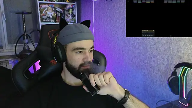 Nik Namee online show from 10/31/25, 03:24