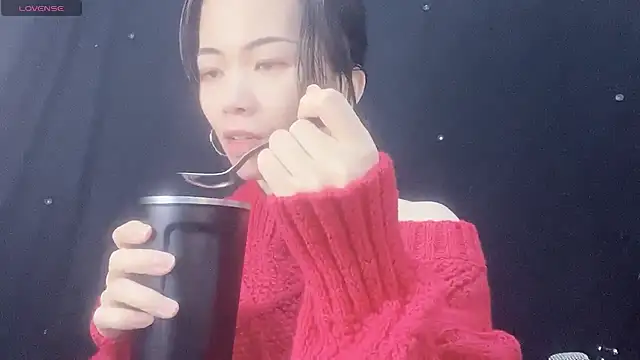 Snapshot of Lynnalltop-165-KeKe chatting on 11/05/25, 12:43 Lynnalltop-165-KeKe online show from 11/05/25, 12:43