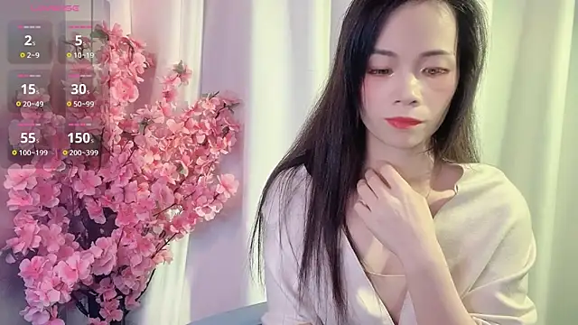 Snapshot of Lynnalltop-165-KeKe chatting on 11/11/25, 12:27 Lynnalltop-165-KeKe online show from 11/11/25, 12:27