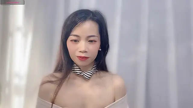 Snapshot of Lynnalltop-165-KeKe chatting on 12/14/25, 02:39 Lynnalltop-165-KeKe online show from 12/14/25, 02:39