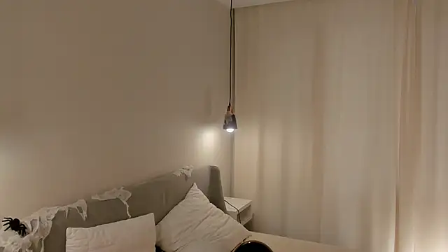 Snapshot of AiFusch chatting on 10/31/25, 08:48 AiFusch online show from 10/31/25, 08:48