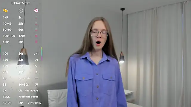 Snapshot of AiFusch chatting on 11/13/25, 08:35 AiFusch online show from 11/13/25, 08:35