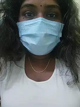 Snapshot of Mo_Nisha chatting on 10/10/25, 07:46 Mo Nisha online show from 10/10/25, 07:46