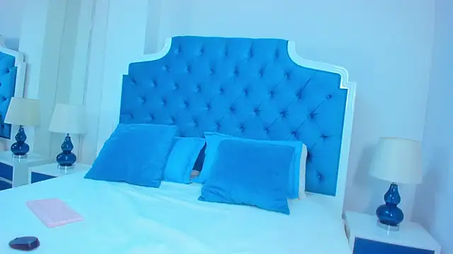 Snapshot of Lia_Vivumi chatting on 10/23/25, 11:31 Lia Vivumi online show from 10/23/25, 11:31