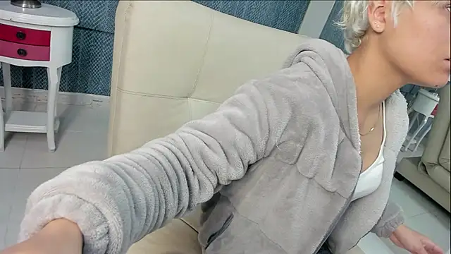 Snapshot of Lia_Vivumi chatting on 10/29/25, 11:23 Lia Vivumi online show from 10/29/25, 11:23