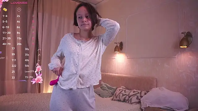 VeliaRogoff online show from 11/11/25, 01:00