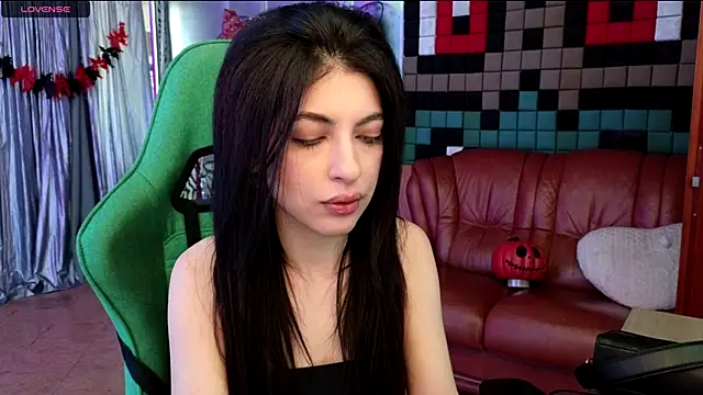 Snapshot of SinWolf_ chatting on 10/21/25, 10:05 SinWolf  online show from 10/21/25, 10:05