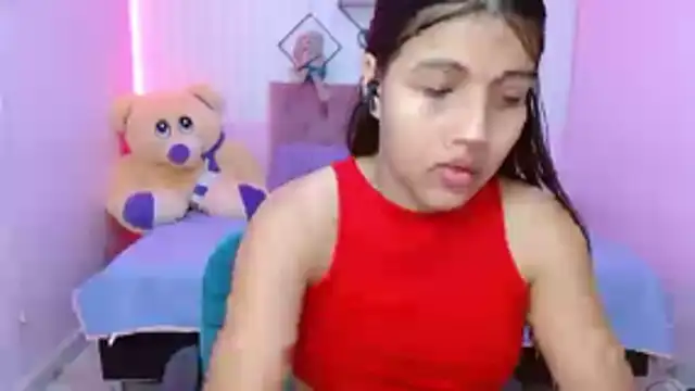Snapshot of zara_cute chatting on 12/16/25, 12:10 zara cute online show from 12/16/25, 12:10