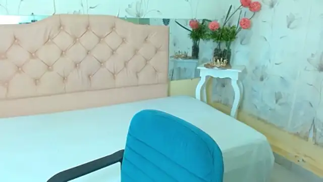 Snapshot of zara_cute chatting on 01/06/26, 12:31 zara cute online show from 01/06/26, 12:31