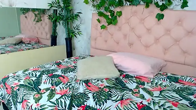 Snapshot of zara_cute chatting on 03/06/26, 11:56 zara cute online show from 03/06/26, 11:56
