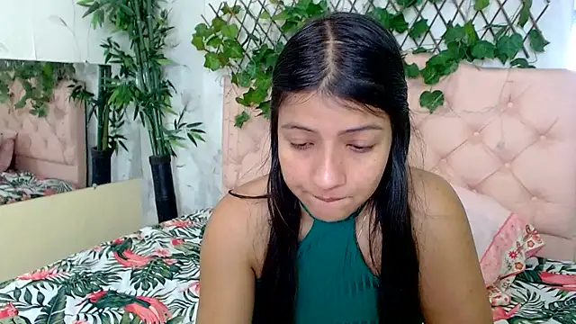 Snapshot of zara_cute chatting on 03/19/26, 12:20 zara cute online show from 03/19/26, 12:20