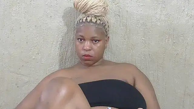 Snapshot of ZuriVixen chatting on 10/16/25, 04:24 ZuriVixen online show from 10/16/25, 04:24