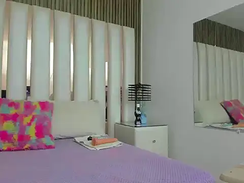 AmbarGills online show from 10/10/25, 12:48