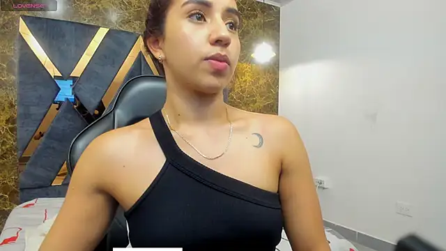 Vittoria Conti  online show from 11/22/25, 04:17