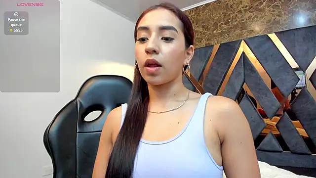 Vittoria Conti  online show from 12/01/25, 05:40