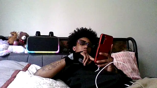Snapshot of dezzidavill chatting on 03/20/26, 06:57 dezzidavill online show from 03/20/26, 06:57