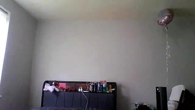 Snapshot of dezzidavill chatting on 05/17/26, 02:13 dezzidavill online show from 05/17/26, 02:13