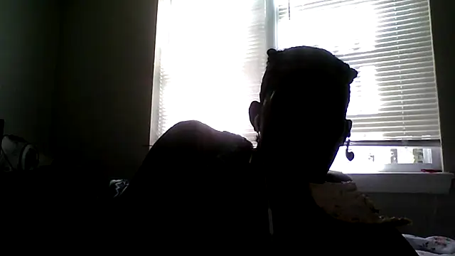Snapshot of dezzidavill chatting on 05/19/26, 02:01 dezzidavill online show from 05/19/26, 02:01