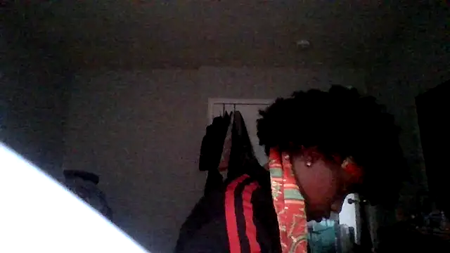 Snapshot of dezzidavill chatting on 05/22/26, 10:26 dezzidavill online show from 05/22/26, 10:26