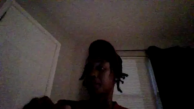 Snapshot of dezzidavill chatting on 06/10/26, 01:39 dezzidavill online show from 06/10/26, 01:39