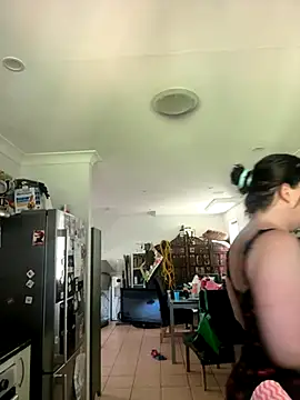 Snapshot of oceanGal25 chatting on 12/03/25, 02:08 oceanGal25 online show from 12/03/25, 02:08