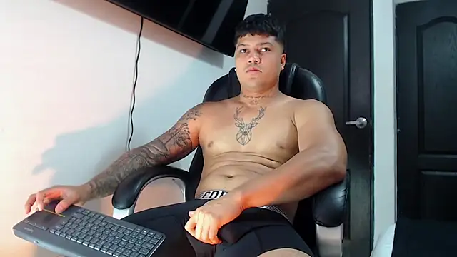 Boyhot 00 online show from 11/07/25, 01:33